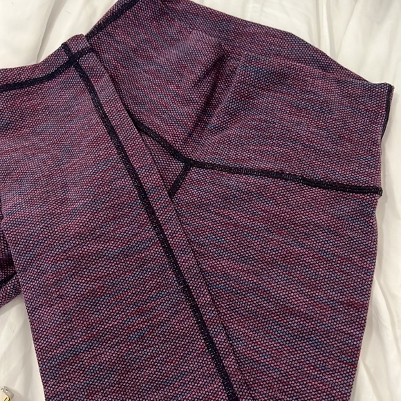 Lululemon Diamond Jacquard Space Dye Naval Blue Jewelled Magenta Rolldown Size 2 - Picture 4 of 4